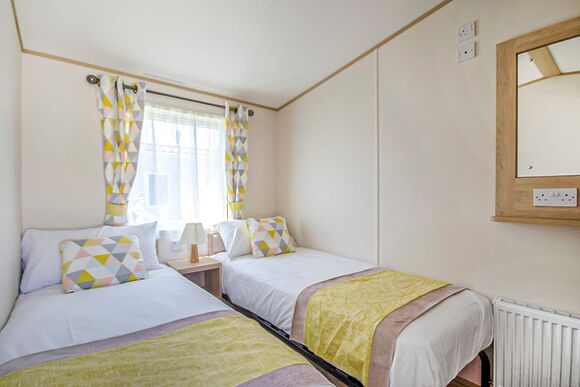 Platinum 2 Pet Friendly Caravan with Decking - Polperro Holiday Park, Polperro, Nr Looe