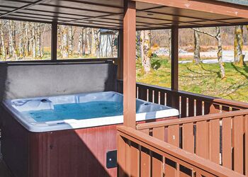 4 bed Hot Tub Cottage (Pet) - Stratheck Holiday Park, Dunoon