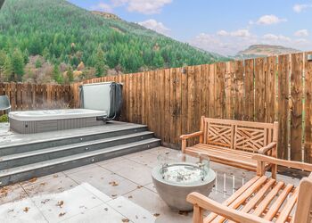 2 bed Hot Tub Cottage (Pet) - Stratheck Holiday Park, Dunoon