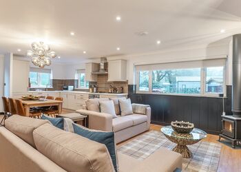 2 bed Hot Tub Cottage (Pet) - Stratheck Holiday Park, Dunoon