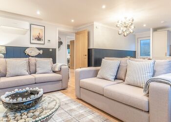 2 bed Hot Tub Cottage (Pet) - Stratheck Holiday Park, Dunoon