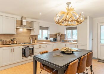 2 bed Hot Tub Cottage (Pet) - Stratheck Holiday Park, Dunoon