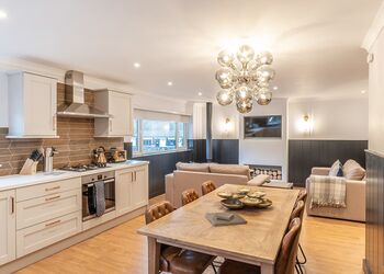 2 bed Hot Tub Cottage (Pet) - Stratheck Holiday Park, Dunoon