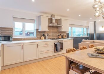 2 bed Hot Tub Cottage (Pet) - Stratheck Holiday Park, Dunoon