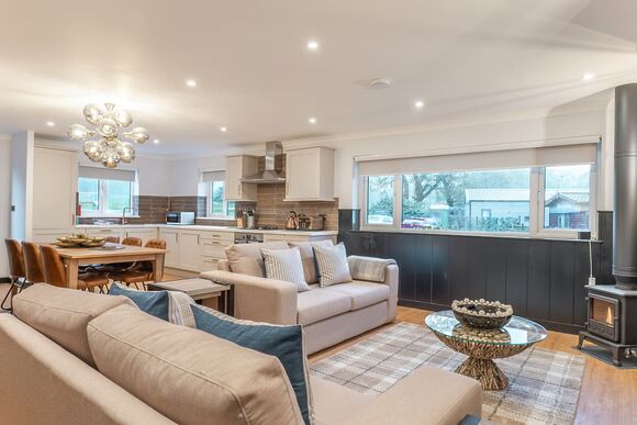 2 bed Hot Tub Cottage (Pet) - Stratheck Holiday Park, Dunoon