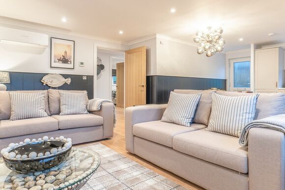 2 bed Hot Tub Cottage (Pet) - Stratheck Holiday Park, Dunoon