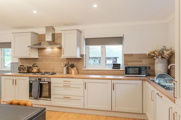 2 bed Hot Tub Cottage (Pet) - Stratheck Holiday Park, Dunoon