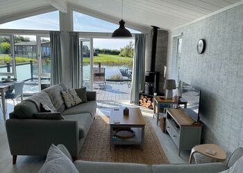 Manasota Lodge - Seven Springs, Llanon