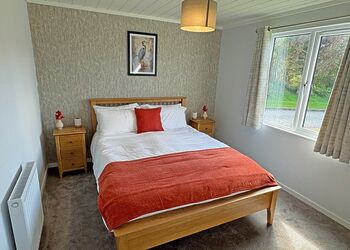 Kingfisher Lodge - Seven Springs, Llanon