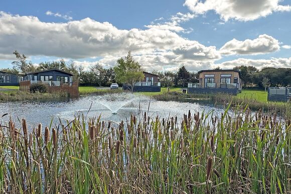 Kingfisher Lodge - Seven Springs, Llanon