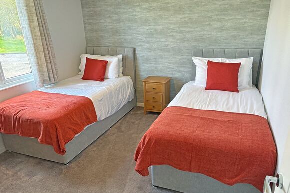 Kingfisher Lodge - Seven Springs, Llanon