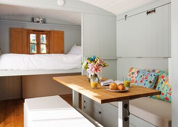 Coastal Hideaway Shepherds Hut - Sun Haven Holiday Park, Mawgan Porth, Nr Newquay