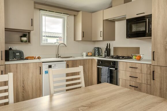 Luxury 2 Bed (Pet) - Sun Haven Holiday Park, Mawgan Porth, Nr Newquay