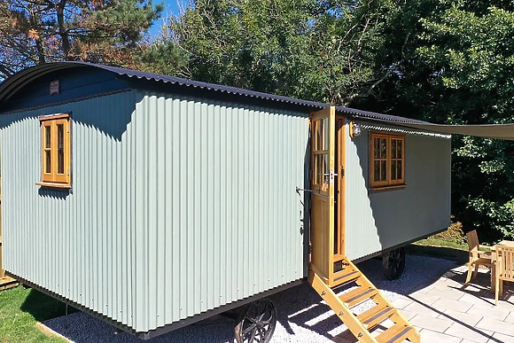 Coastal Hideaway Shepherds Hut (HT) - Sun Haven Holiday Park, Mawgan Porth, Nr Newquay