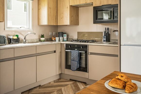 Standard 3 Bed (Pet) - Sun Haven Holiday Park, Mawgan Porth, Nr Newquay