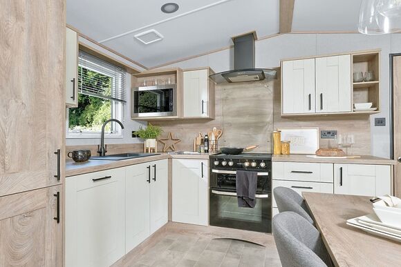 Premium Plus hot tub 2 bed holiday home slps 6 Pet - Sun Haven Holiday Park, Mawgan Porth, Nr Newquay