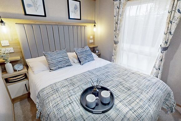 Premium hot tub 3 bedroom holiday home sleeps 8 - Sun Haven Holiday Park, Mawgan Porth, Nr Newquay