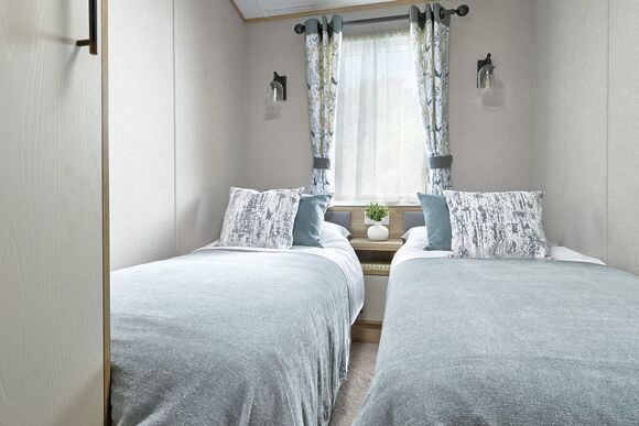 Premium hot tub 3 bedroom holiday home sleeps 8 - Sun Haven Holiday Park, Mawgan Porth, Nr Newquay