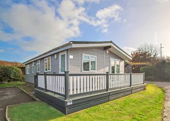 Superior Lodge Plus 3 - Shorefield Country Park, Milford-on-Sea, Nr Lymington