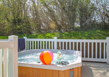 Superior Lodge Plus 4 (Pet) - Shorefield Country Park, Milford-on-Sea, Nr Lymington