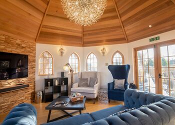 Silvertree House - Shorefield Country Park, Milford-on-Sea, Nr Lymington