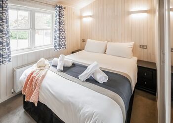 Signature 2 Plus Lodge - Shorefield Country Park, Milford-on-Sea, Nr Lymington
