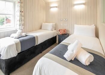 Signature 2 Plus Lodge - Shorefield Country Park, Milford-on-Sea, Nr Lymington