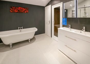 Signature Lodge 1 - Shorefield Country Park, Milford-on-Sea, Nr Lymington