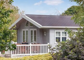 Signature Lodge 3 - Shorefield Country Park, Milford-on-Sea, Nr Lymington