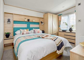 Sublime Caravan 2 - Shorefield Country Park, Milford-on-Sea, Nr Lymington