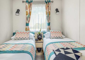 Sublime Caravan 2 - Shorefield Country Park, Milford-on-Sea, Nr Lymington