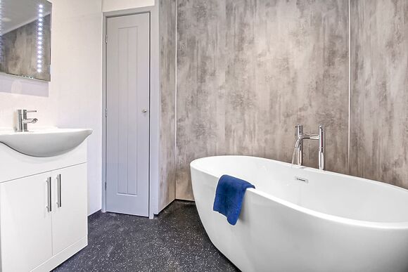 Select Lodge Plus 1 - Shorefield Country Park, Milford-on-Sea, Nr Lymington