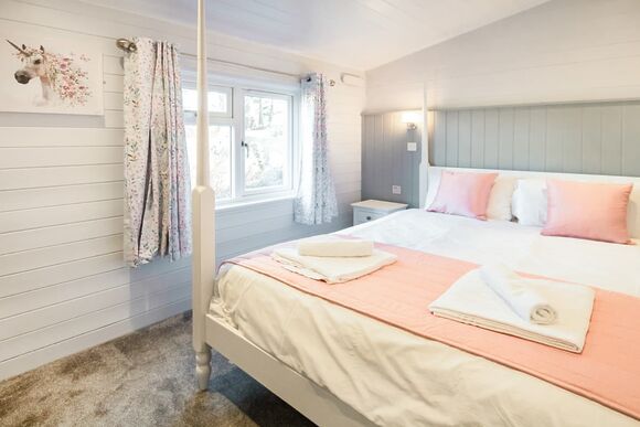 Select Lodge Plus 2 Unicorn - Shorefield Country Park, Milford-on-Sea, Nr Lymington