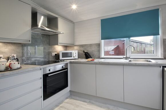 Select Lodge Plus 1 (Pet) - Shorefield Country Park, Milford-on-Sea, Nr Lymington