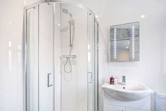 Select Lodge Plus 2 (Pet) - Shorefield Country Park, Milford-on-Sea, Nr Lymington