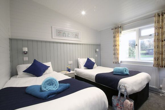 Select Lodge Plus 3 (Pet) - Shorefield Country Park, Milford-on-Sea, Nr Lymington