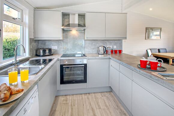 Superior Lodge Plus 2 (Pet) - Shorefield Country Park, Milford-on-Sea, Nr Lymington