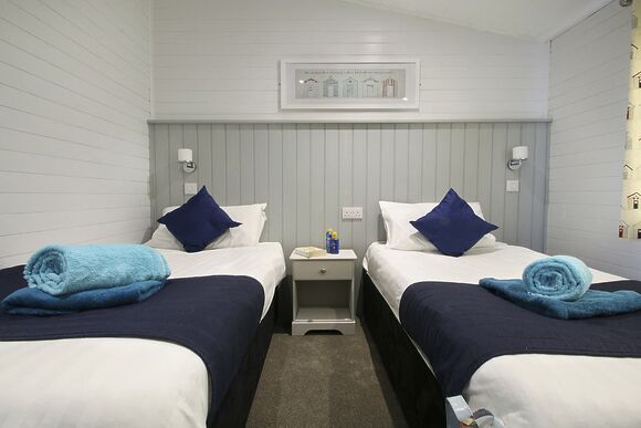 Superior Lodge Plus 4 (Pet) - Shorefield Country Park, Milford-on-Sea, Nr Lymington