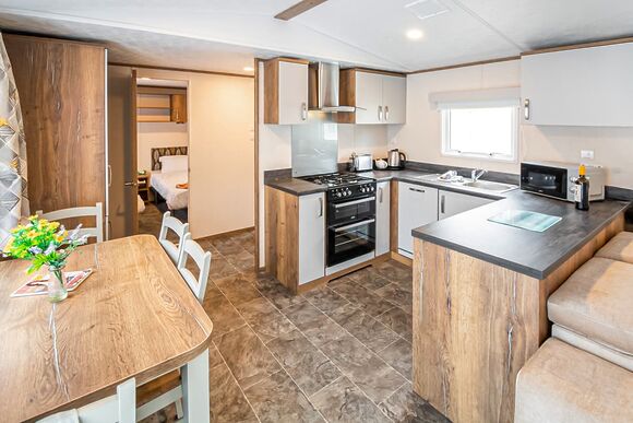 Supreme 3 (Pet) - Shorefield Country Park, Milford-on-Sea, Nr Lymington