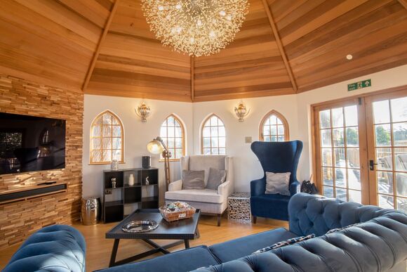 Silvertree House - Shorefield Country Park, Milford-on-Sea, Nr Lymington