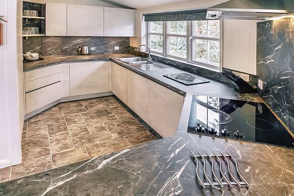 Signature 4 Plus Lodge - Shorefield Country Park, Milford-on-Sea, Nr Lymington