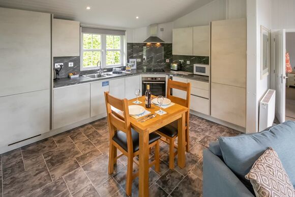 Signature Lodge 1 - Shorefield Country Park, Milford-on-Sea, Nr Lymington