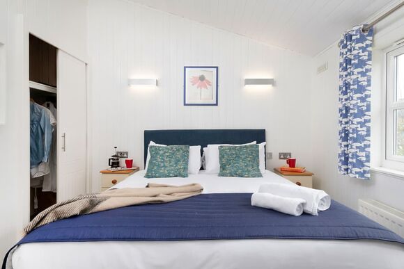 Signature Lodge 3 - Shorefield Country Park, Milford-on-Sea, Nr Lymington