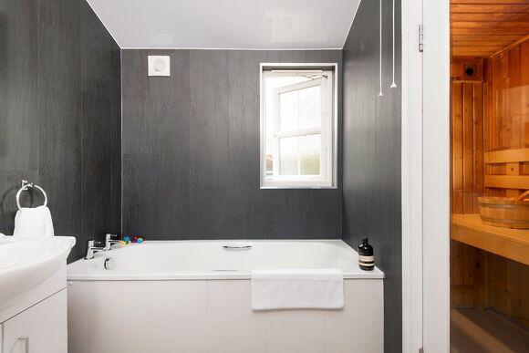 Signature Lodge 3 - Shorefield Country Park, Milford-on-Sea, Nr Lymington