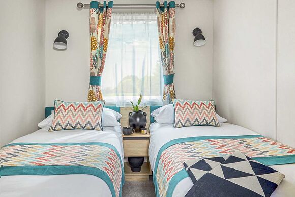 Sublime Caravan 2 - Shorefield Country Park, Milford-on-Sea, Nr Lymington