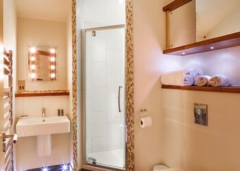 Golden Oak 1 (Pet) - Sherwood Forest Lodges, Sherwood Forest, Nr Edwinstowe