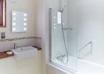 Golden Oak 2 - Sherwood Forest Lodges, Sherwood Forest, Nr Edwinstowe