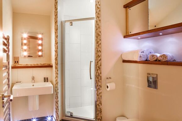 Golden Oak 1 (Pet) - Sherwood Forest Lodges, Sherwood Forest, Nr Edwinstowe