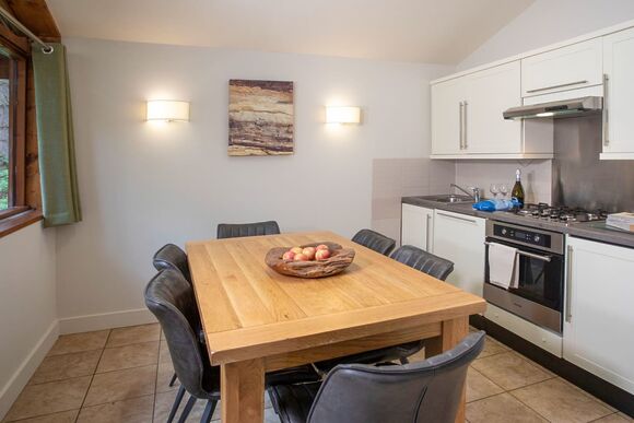 New Golden Oak 2 - Sherwood Forest Lodges, Sherwood Forest, Nr Edwinstowe