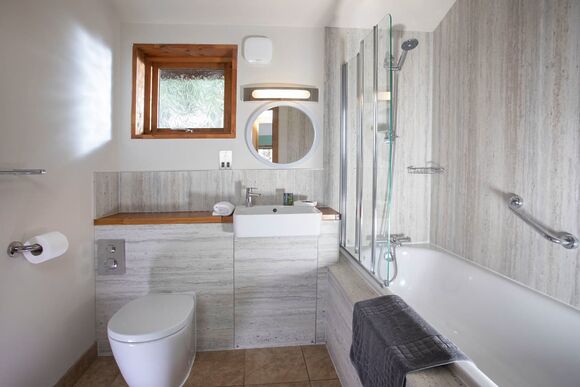 New Golden Oak 2 - Sherwood Forest Lodges, Sherwood Forest, Nr Edwinstowe